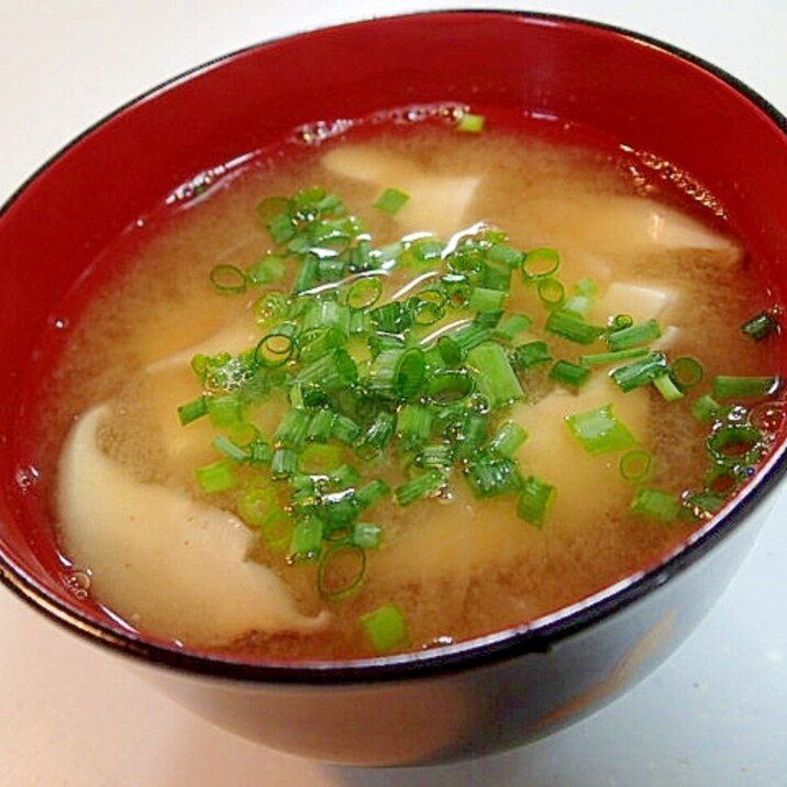 茅乃舎だしと液味噌で 玉ねぎと椎茸と豆腐のお味噌汁 レシピ 作り方 By ぷ みぃまま 楽天レシピ 茅乃舎だしと液味噌で 玉ねぎと椎茸と豆腐のお味噌汁 レシピ 作り方 By ぷ みぃまま 楽天レシピ